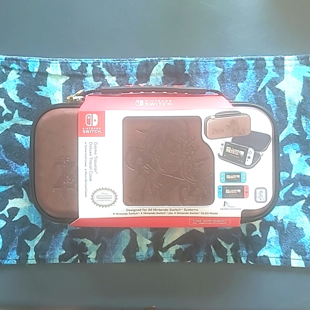 New in Box Nintendo Switch Carrying Case Legend of Zelda: Breath of the Wild